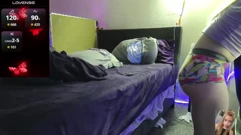 Snapshot of blondiebubblebooty chatting on 05-14-26, 02:29 Bubbles online show from 05-14-26, 02:29