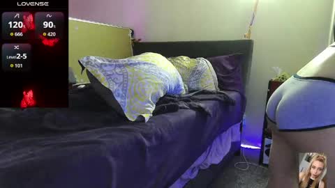 Snapshot of blondiebubblebooty chatting on 05-16-26, 04:31 Bubbles online show from 05-16-26, 04:31
