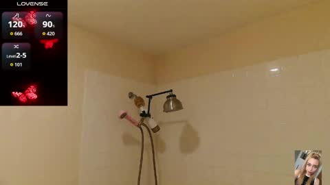 Snapshot of blondiebubblebooty chatting on 05-17-26, 04:10 Bubbles online show from 05-17-26, 04:10