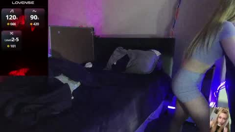 Snapshot of blondiebubblebooty chatting on 05-30-26, 05:59 Bubbles online show from 05-30-26, 05:59