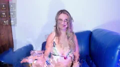 Snapshot of blondiecutee chatting on 04-28-26, 06:02 blondiecutee online show from 04-28-26, 06:02