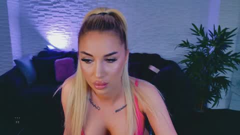 Kiki online show from 04-25-26, 07:11