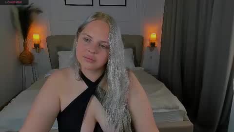 Snapshot of blondini_ chatting on 06-11-26, 04:38 Nikolla online show from 06-11-26, 04:38