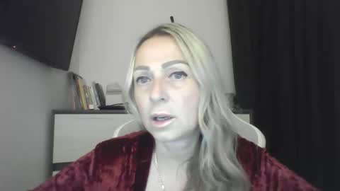 Snapshot of blondkitti chatting on 09-08-25, 07:24 Iren online show from 09-08-25, 07:24