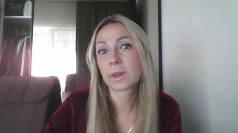 Snapshot of blondkitti chatting on 09-10-25, 07:41 Iren online show from 09-10-25, 07:41