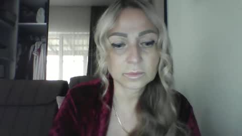 Snapshot of blondkitti chatting on 09-15-25, 01:22 Iren online show from 09-15-25, 01:22