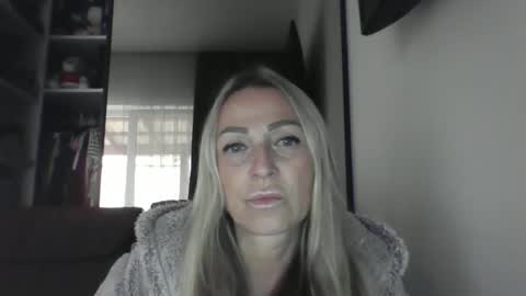 Snapshot of blondkitti chatting on 09-24-25, 11:13 Iren online show from 09-24-25, 11:13