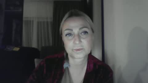 Snapshot of blondkitti chatting on 09-25-25, 06:00 Iren online show from 09-25-25, 06:00