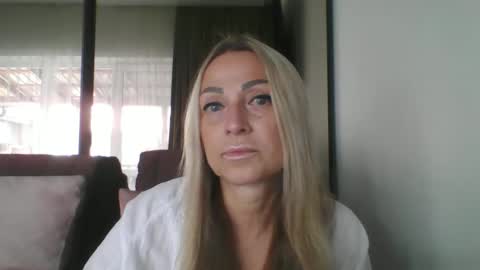Snapshot of blondkitti chatting on 09-27-25, 08:41 Iren online show from 09-27-25, 08:41