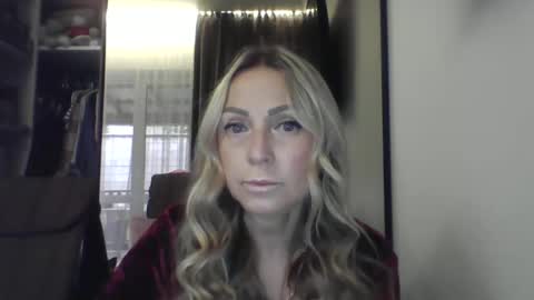 Snapshot of blondkitti chatting on 09-30-25, 07:57 Iren online show from 09-30-25, 07:57
