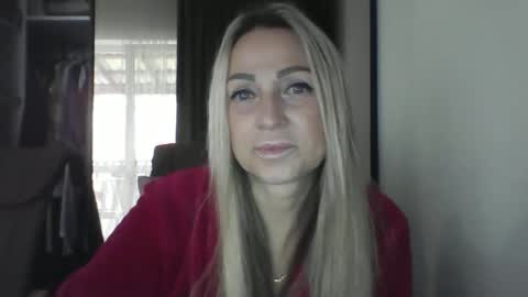 Snapshot of blondkitti chatting on 10-10-25, 08:02 Iren online show from 10-10-25, 08:02