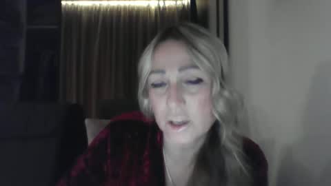 Snapshot of blondkitti chatting on 10-15-25, 08:58 Iren online show from 10-15-25, 08:58