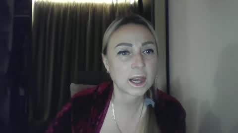Snapshot of blondkitti chatting on 10-18-25, 06:41 Iren online show from 10-18-25, 06:41