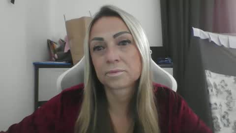 Snapshot of blondkitti chatting on 10-23-25, 08:46 Iren online show from 10-23-25, 08:46