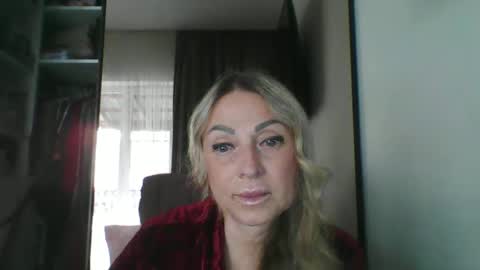 Snapshot of blondkitti chatting on 11-01-25, 08:27 Iren online show from 11-01-25, 08:27
