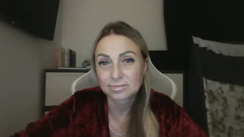 Snapshot of blondkitti chatting on 11-07-25, 05:35 Iren online show from 11-07-25, 05:35