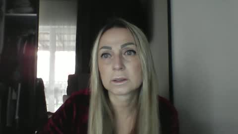 Snapshot of blondkitti chatting on 11-14-25, 08:57 Iren online show from 11-14-25, 08:57