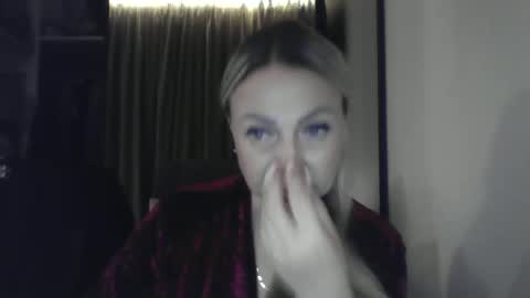 Snapshot of blondkitti chatting on 11-17-25, 06:24 Iren online show from 11-17-25, 06:24