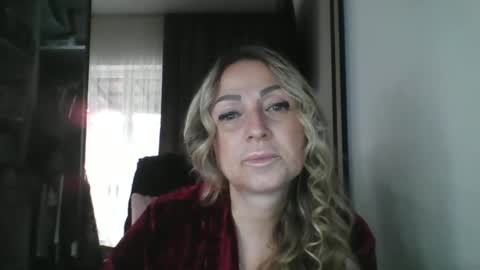 Snapshot of blondkitti chatting on 11-19-25, 09:20 Iren online show from 11-19-25, 09:20