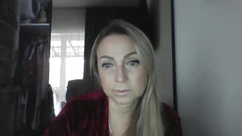 Snapshot of blondkitti chatting on 11-22-25, 09:52 Iren online show from 11-22-25, 09:52