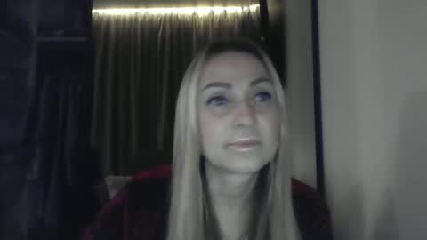 Snapshot of blondkitti chatting on 11-26-25, 05:36 Iren online show from 11-26-25, 05:36