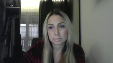 Snapshot of blondkitti chatting on 11-28-25, 11:46 Iren online show from 11-28-25, 11:46