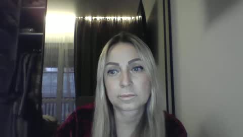 Snapshot of blondkitti chatting on 12-01-25, 01:27 Iren online show from 12-01-25, 01:27