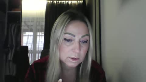 Snapshot of blondkitti chatting on 12-02-25, 11:26 Iren online show from 12-02-25, 11:26