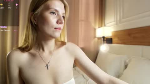 Snapshot of blondoll chatting on 07-02-26, 01:05 blondoll online show from 07-02-26, 01:05