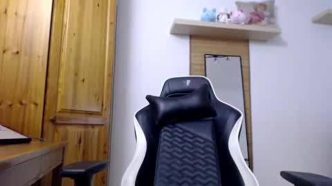 blondyelena online show from 10-11-25, 08:02