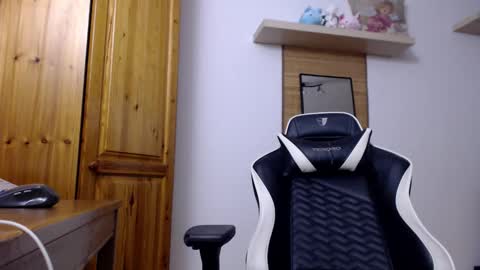 blondyelena online show from 03-17-26, 07:44