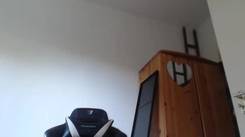 Snapshot of blondyelena chatting on 05-05-26, 06:10 blondyelena online show from 05-05-26, 06:10