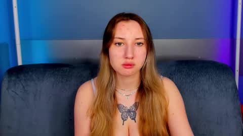 Snapshot of blondyjolly chatting on 03-24-26, 01:43 blondyjolly online show from 03-24-26, 01:43