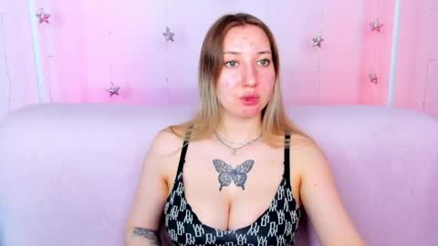 Snapshot of blondyjolly chatting on 03-25-26, 02:17 blondyjolly online show from 03-25-26, 02:17