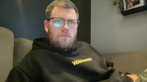 Snapshot of bloodbank23 chatting on 12-05-24, 01:49 Thomas online show from 12-05-24, 01:49