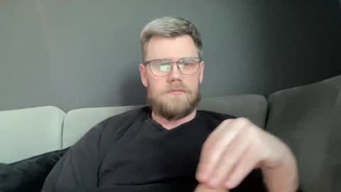 Snapshot of bloodbank23 chatting on 02-09-25, 03:12 Thomas online show from 02-09-25, 03:12