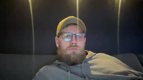 Snapshot of bloodbank23 chatting on 02-19-25, 04:55 Thomas online show from 02-19-25, 04:55