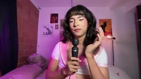 Bella Bloom ts online show from 04-16-26, 12:33