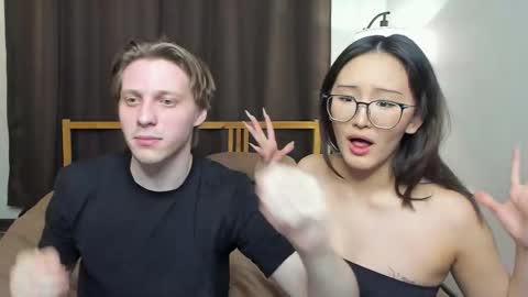 Snapshot of blossomandbee chatting on 02-03-26, 03:39 Sasha and Maria online show from 02-03-26, 03:39