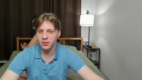 Snapshot of blossomandbee chatting on 04-08-26, 06:41 Sasha and Maria online show from 04-08-26, 06:41