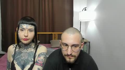 Snapshot of blossomandbee chatting on 06-11-26, 05:44 Sasha and Maria online show from 06-11-26, 05:44