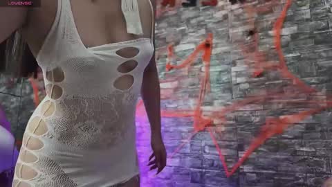 Snapshot of blowjob_sex69 chatting on 10-21-25, 02:12 santiylola online show from 10-21-25, 02:12