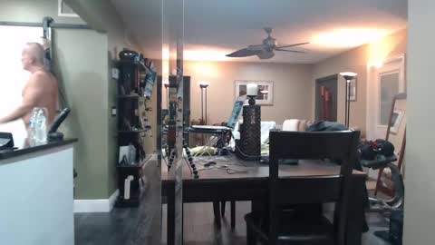 Snapshot of blu4121 chatting on 01-17-25, 10:45 Wyatt online show from 01-17-25, 10:45