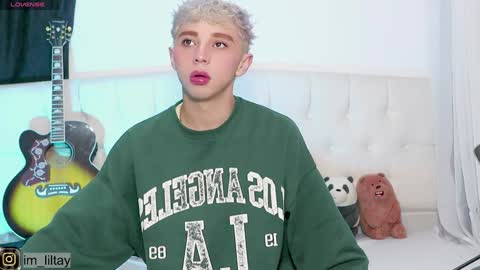 TAY   online show from 01-11-25, 11:02