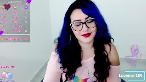 Snapshot of blue_dance chatting on 11-29-25, 04:15 susan online show from 11-29-25, 04:15