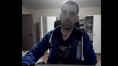 Snapshot of blue_eyed_wolf chatting on 01-12-26, 03:06 Runaway online show from 01-12-26, 03:06