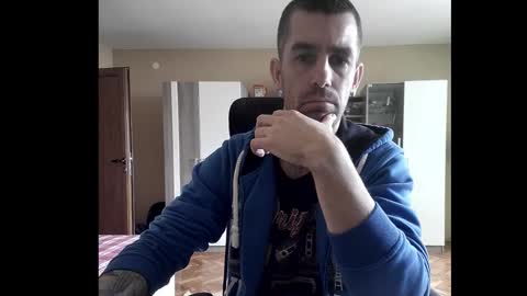 Snapshot of blue_eyed_wolf chatting on 02-10-26, 08:29 Runaway online show from 02-10-26, 08:29