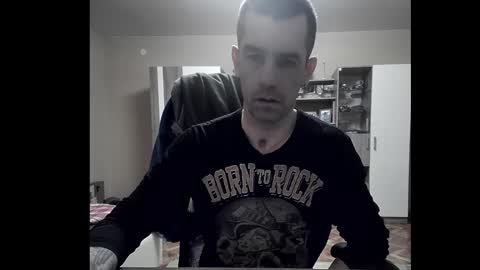 Snapshot of blue_eyed_wolf chatting on 02-13-26, 07:43 Runaway online show from 02-13-26, 07:43