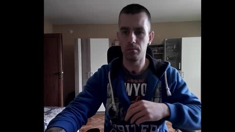 Snapshot of blue_eyed_wolf chatting on 02-27-26, 02:06 Runaway online show from 02-27-26, 02:06