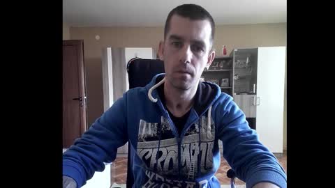 Snapshot of blue_eyed_wolf chatting on 03-06-26, 01:18 Runaway online show from 03-06-26, 01:18